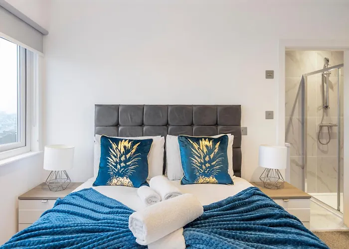 Luxurious 2 Bedroom - Apartment - Central Location
